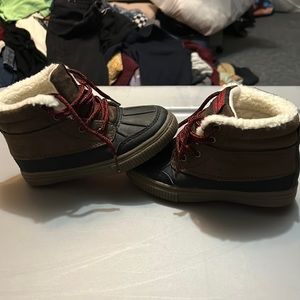 oshkosh boots - all weather size 11c
